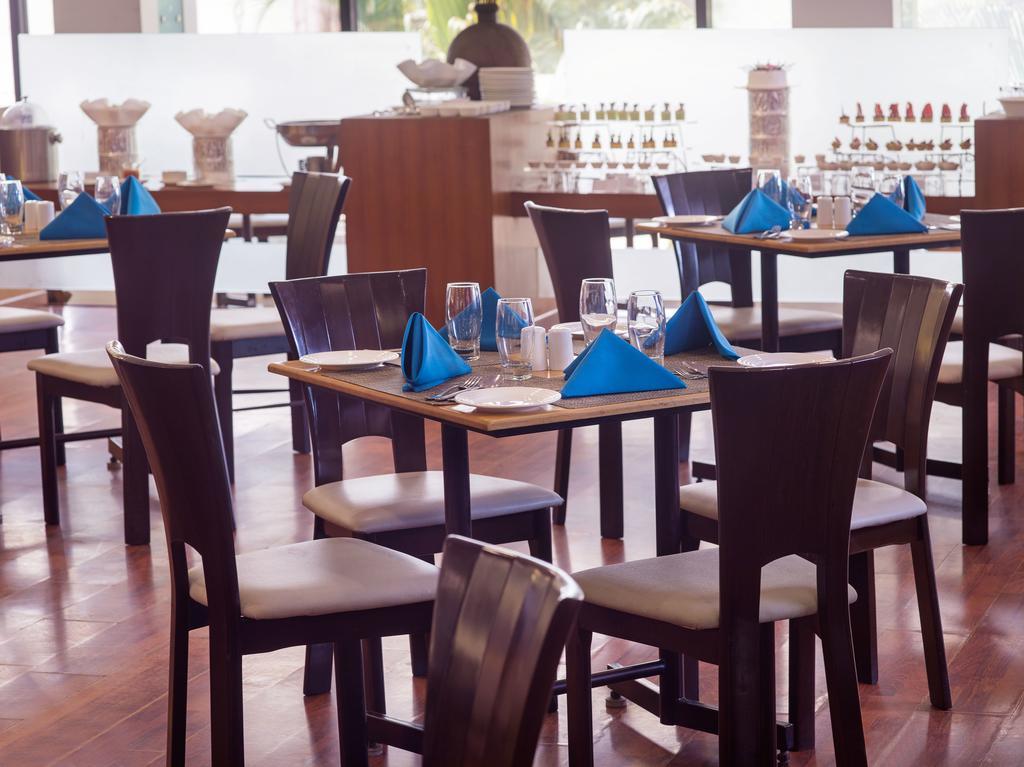 The Sunway Manor Hotel Pondicherry Exterior foto