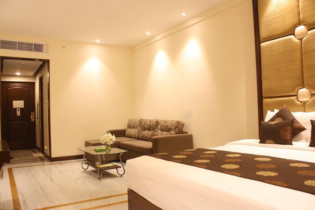 The Sunway Manor Hotel Pondicherry Exterior foto