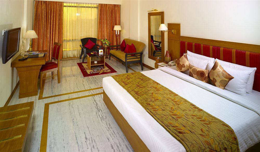 The Sunway Manor Hotel Pondicherry Exterior foto